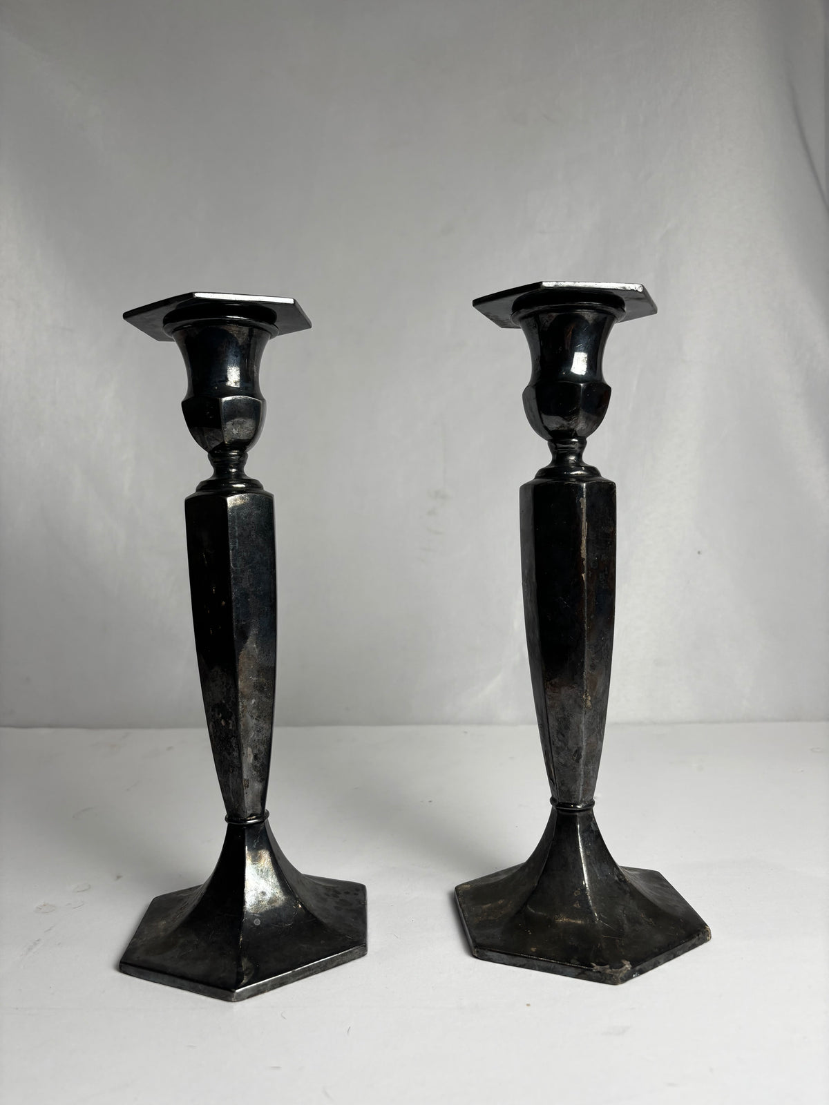 Vintage 1910-1920s Wilcox S. Co. Silver Quadruple Plated Candlestick Holders, Hexagonal Base, Model 8553 (Pair) CSHW