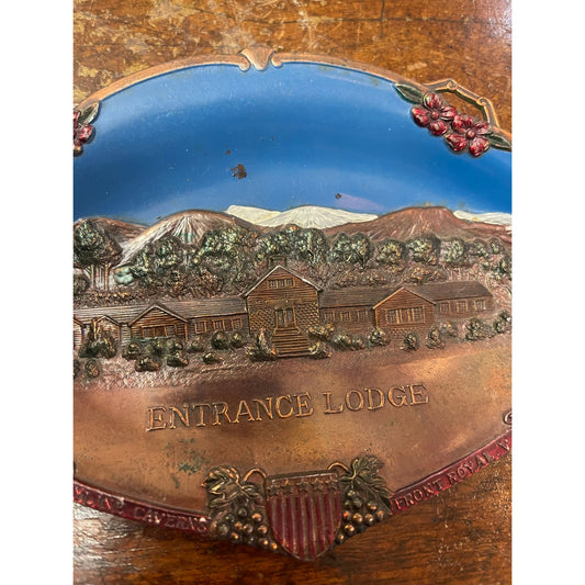 Vintage Entrance Lodge Skyline Caverns Front Royal, VA Souvenir Metal Tray