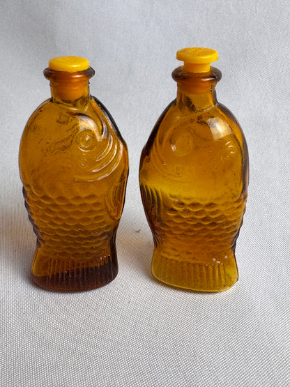 Vtg Amber Color Fish Salt & Pepper Shakers CSBH