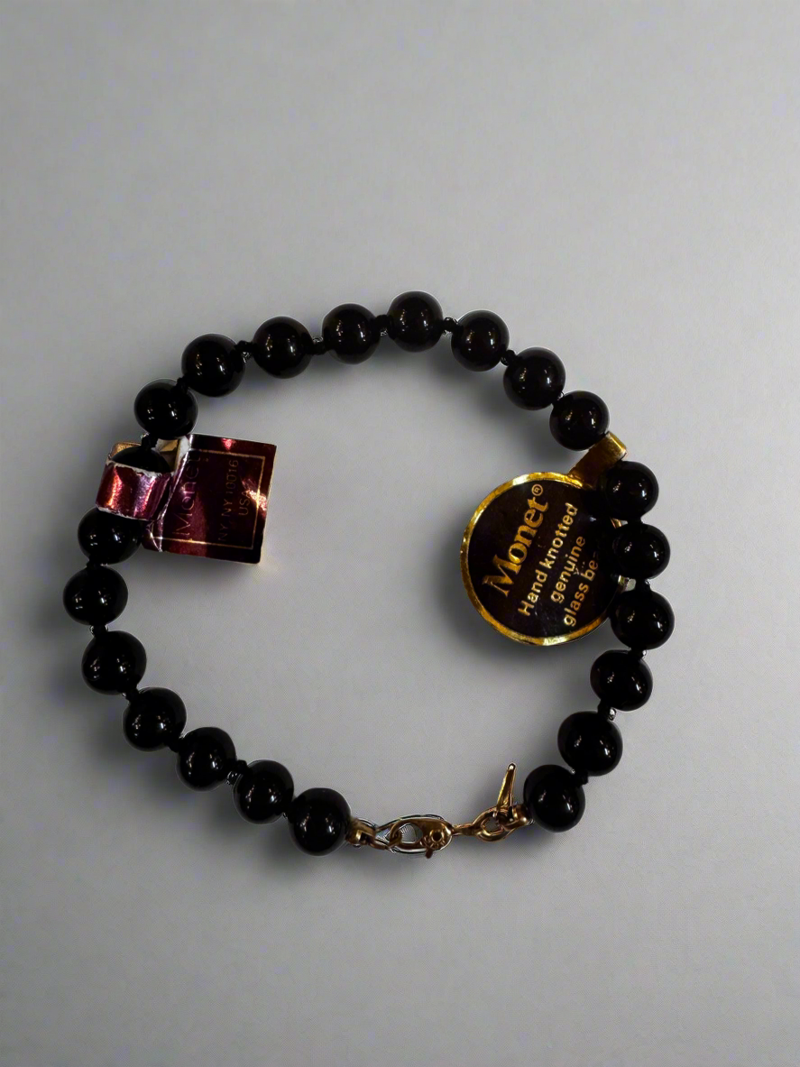 vtg Monet glass bead bracelet. csbh