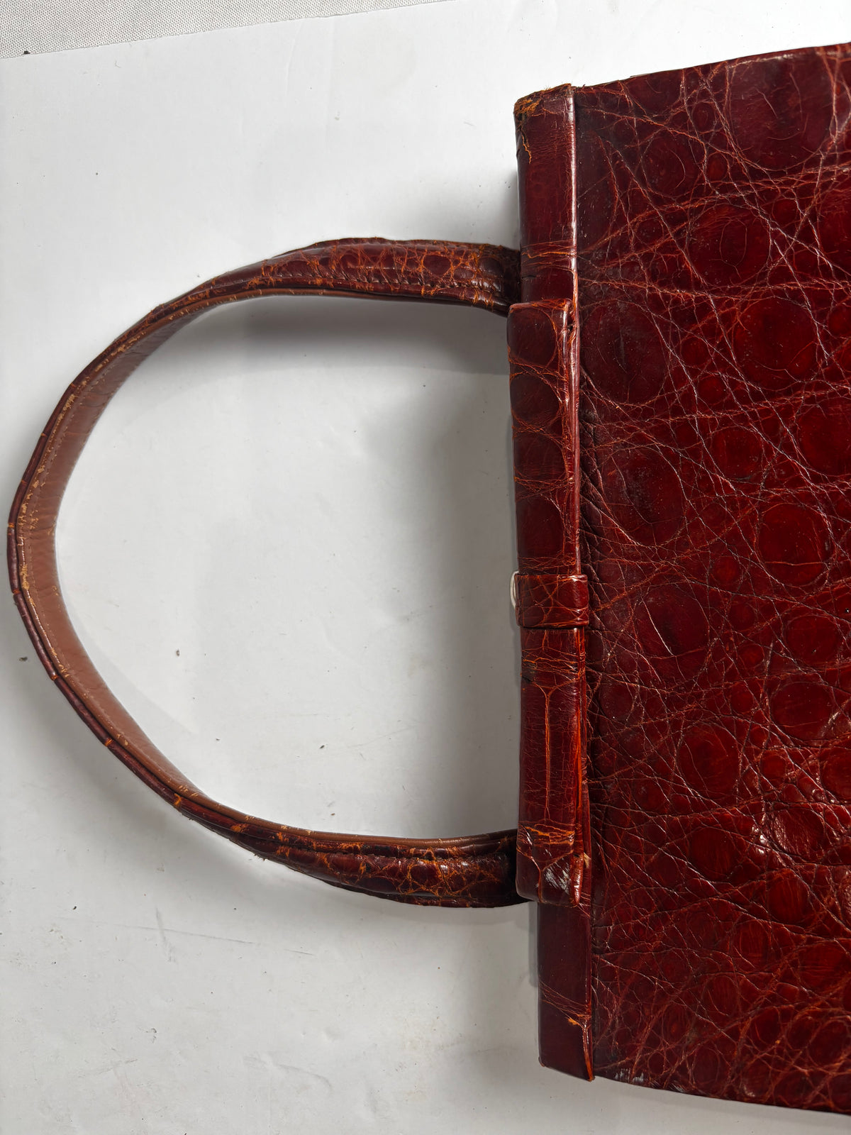 Vintage 1970s Honey Brown Embossed Leather Handbag - Faux Alligator Top Handle Purse CSHW