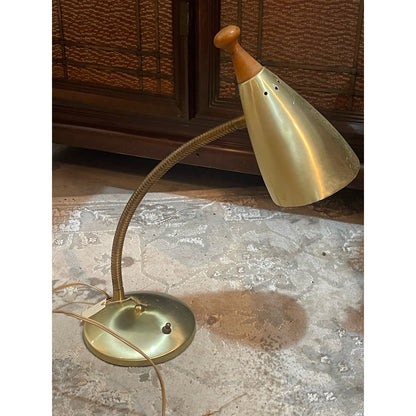 Vintage MCM brass wood gooseneck plug in desk lamp light WORKS