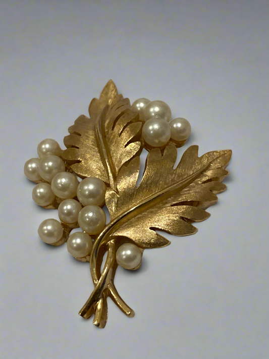 Vtg Trifari Leaf and Faux Pearl Brooch