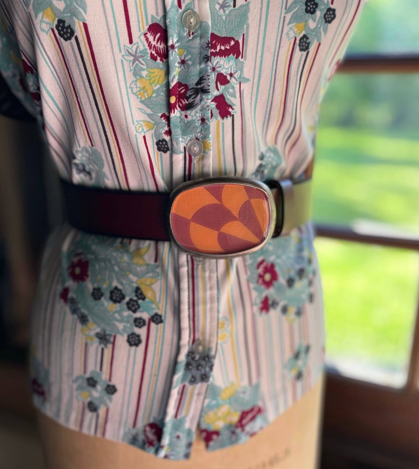 Belt buckle, groovy