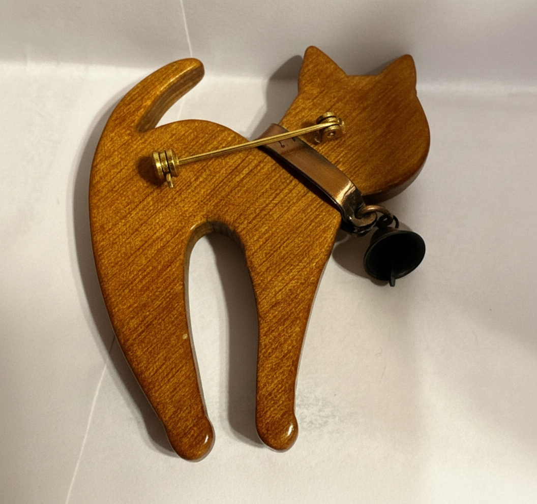 Vtg Carved Wood Cat Pin CSBH