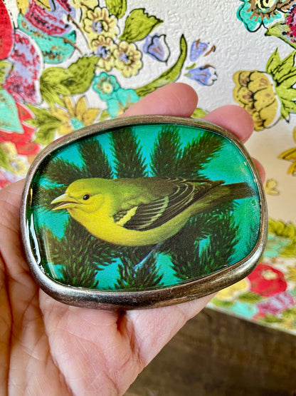 Belt buckle, bird