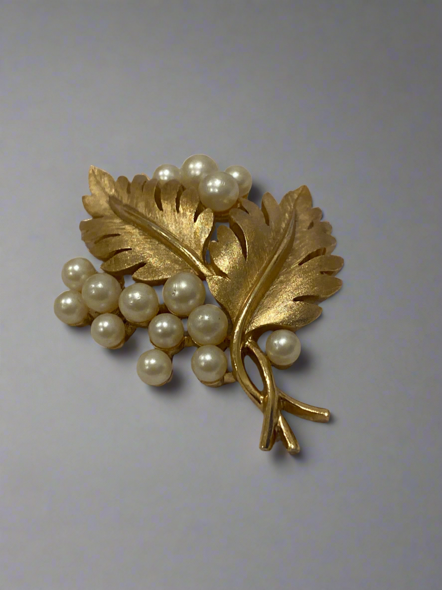 Vtg Trifari Leaf and Faux Pearl Brooch