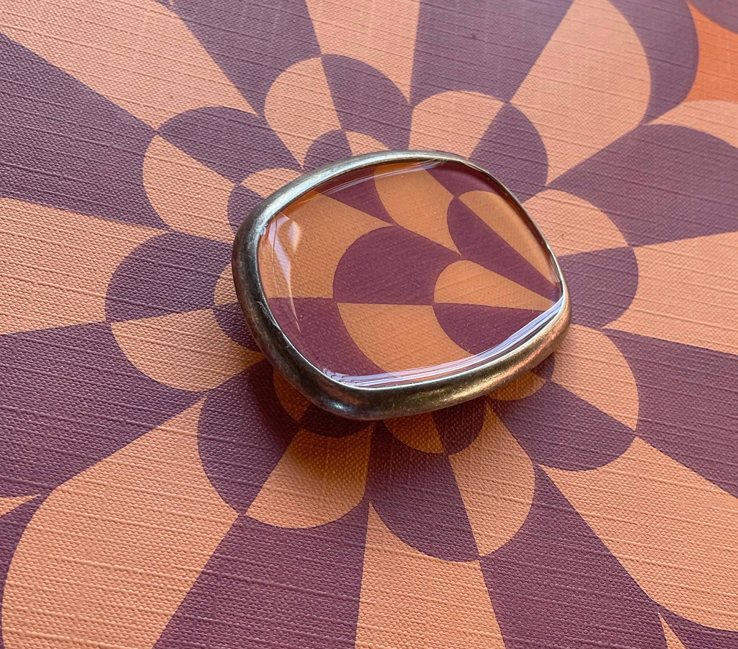 Belt buckle, groovy