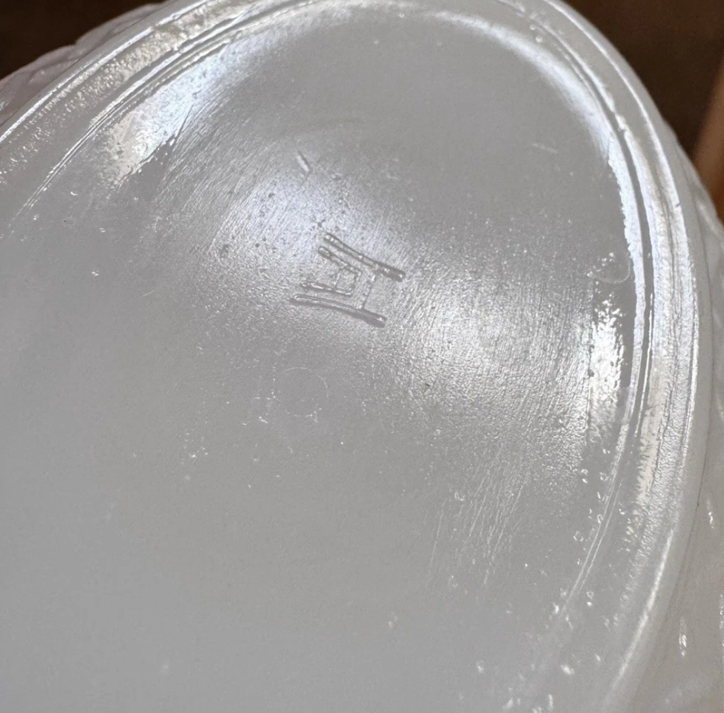 Vtg Heisey Chick on Basket CSBH