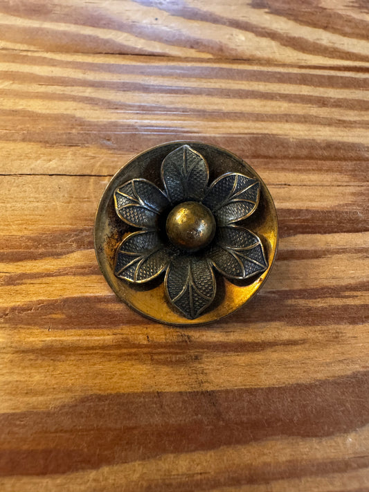 Vtg Brass pin w/spinning feature CSBH