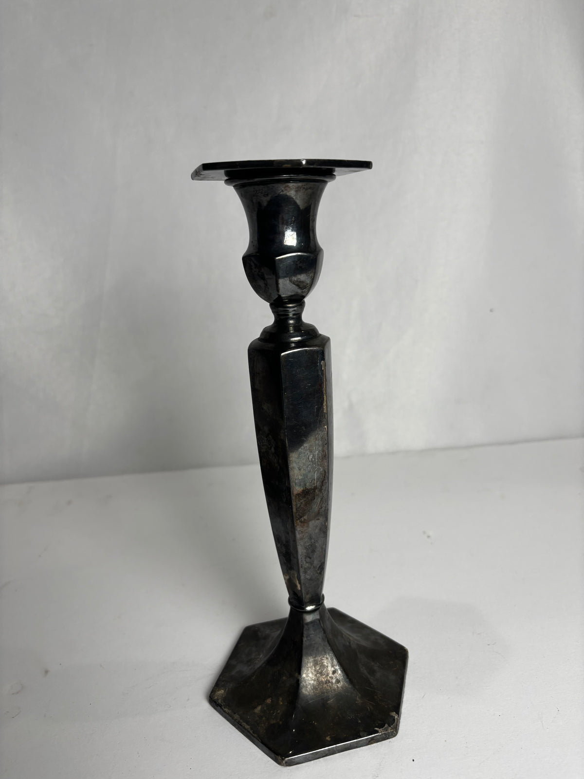 Vintage 1910-1920s Wilcox S. Co. Silver Quadruple Plated Candlestick Holders, Hexagonal Base, Model 8553 (Pair) CSHW