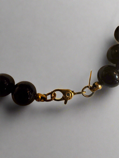 vtg Monet glass bead bracelet. csbh