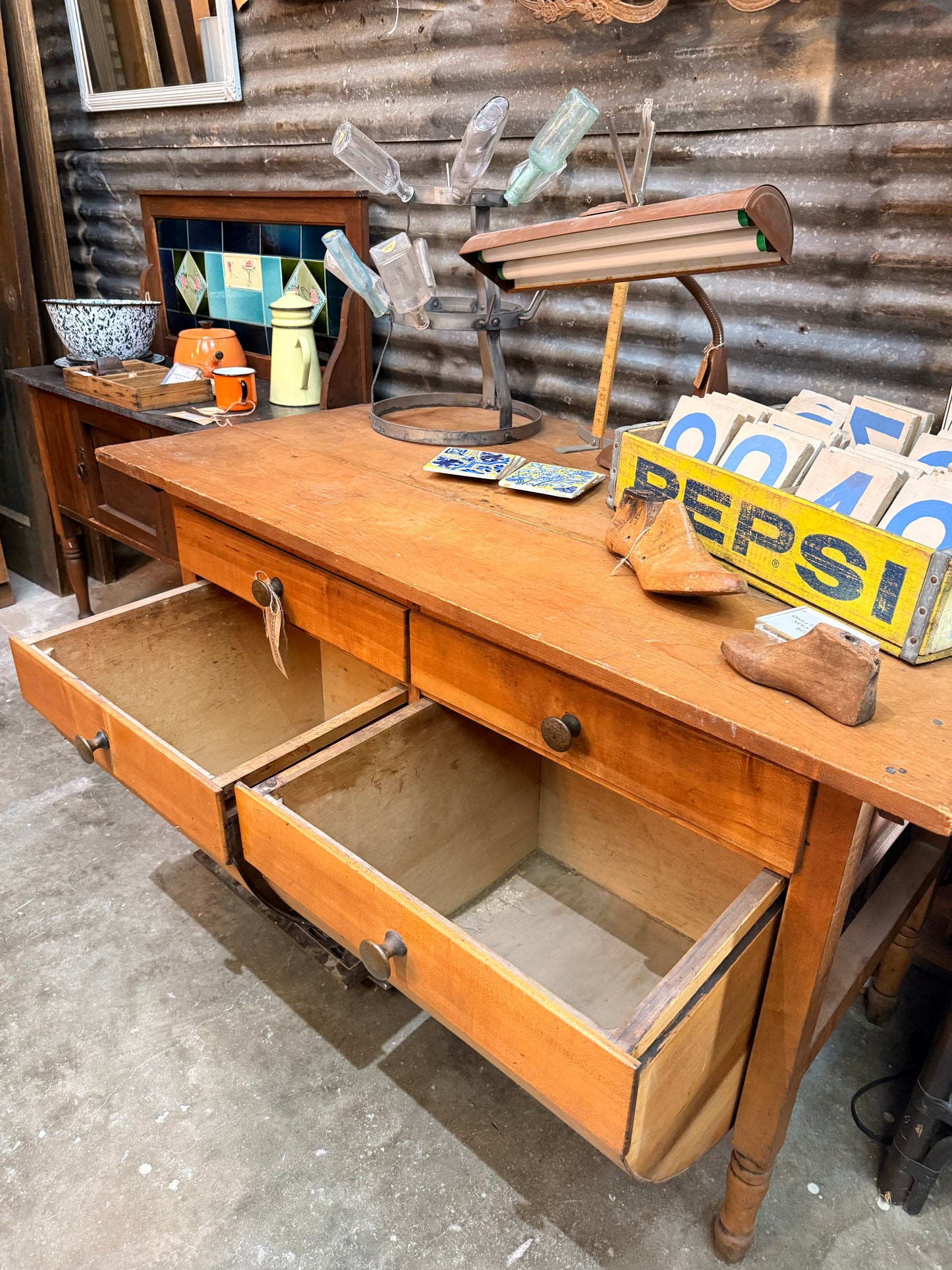 Rare Vintage - Pine Possom Belly Table