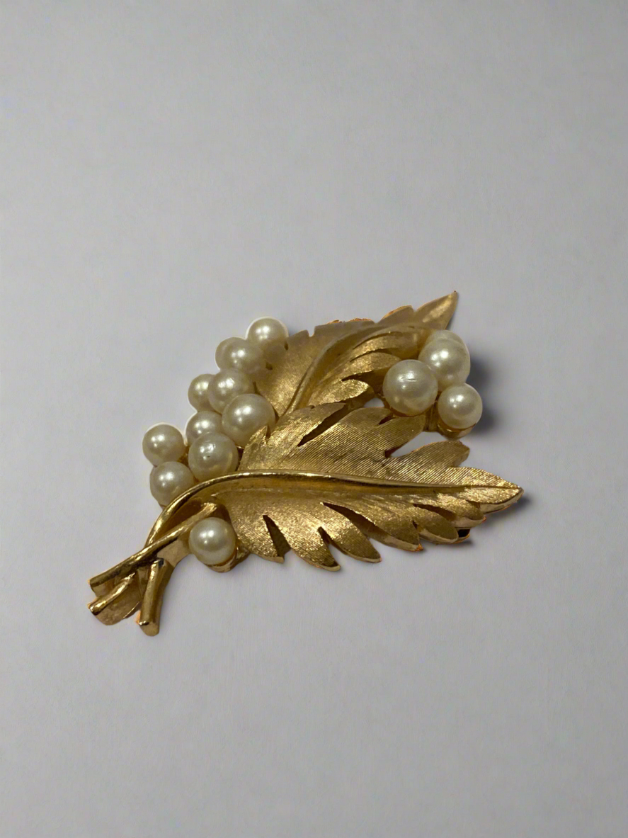 Vtg Trifari Leaf and Faux Pearl Brooch