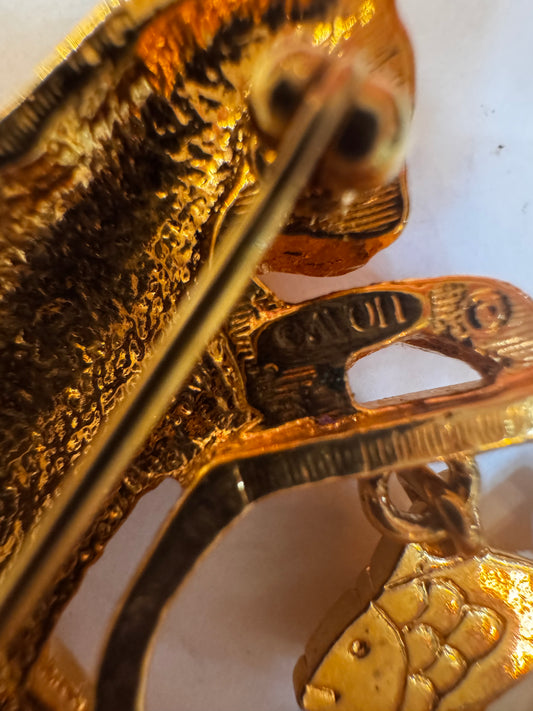 Avon cat brooch CSBH