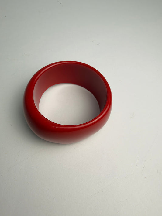 Vintage Chunky Red Bakelite Style Lucite Bangle Bracelet CSHW