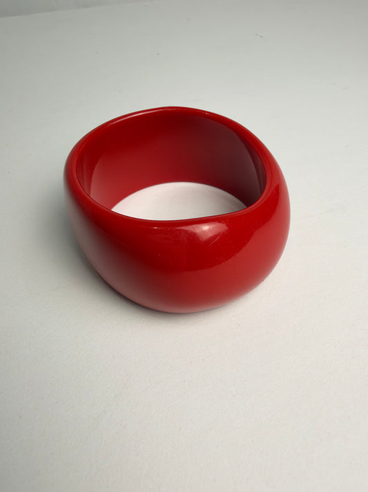 Vintage Chunky Red Bakelite Style Lucite Bangle Bracelet CSHW