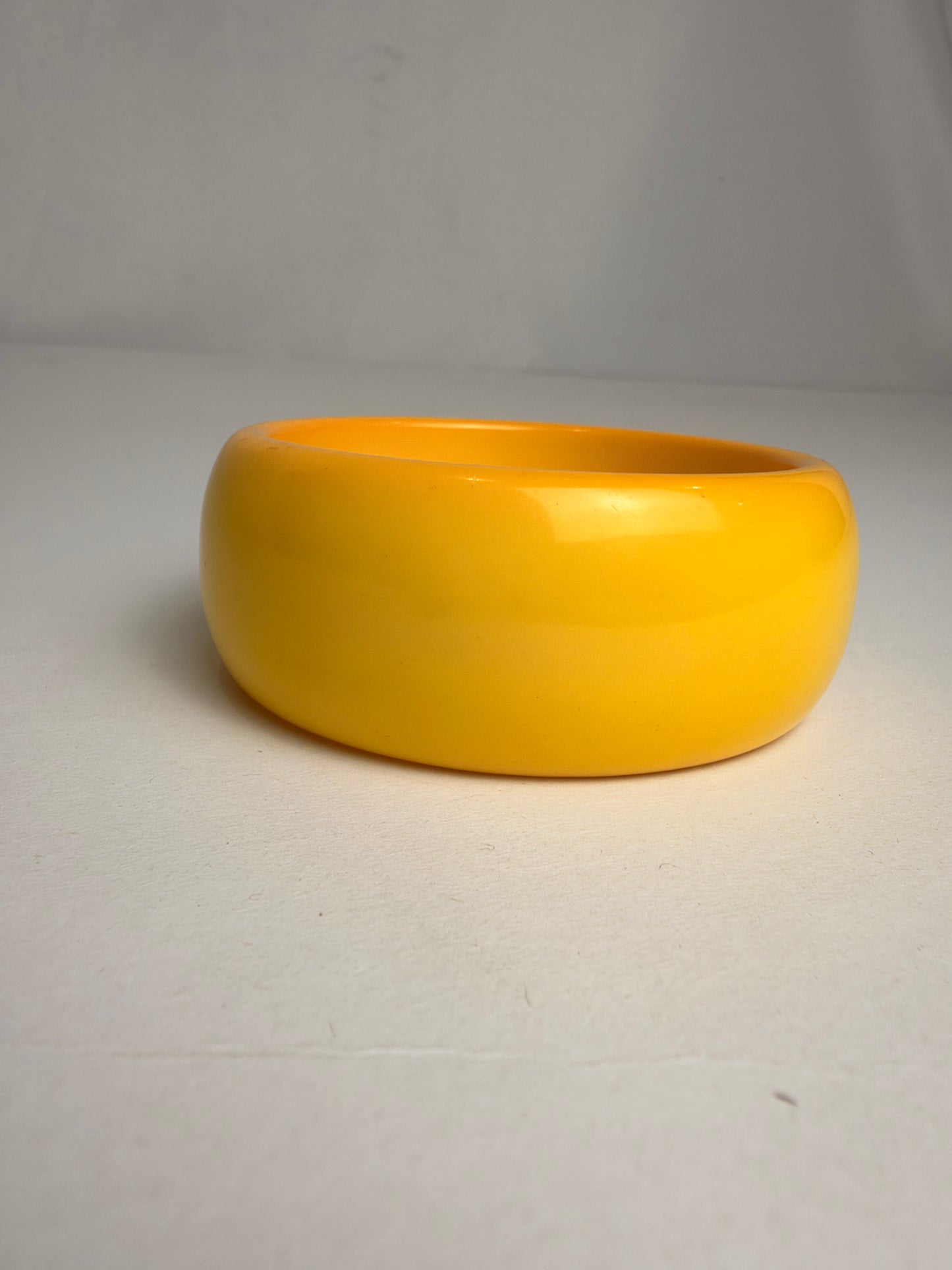 Vintage Chunky Mustard Yellow Bakelite Style Lucite Bangle Bracelet CSHW