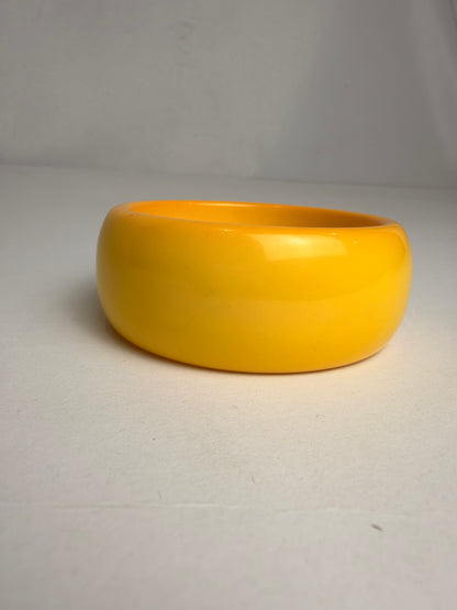 Vintage Chunky Mustard Yellow Bakelite Style Lucite Bangle Bracelet CSHW