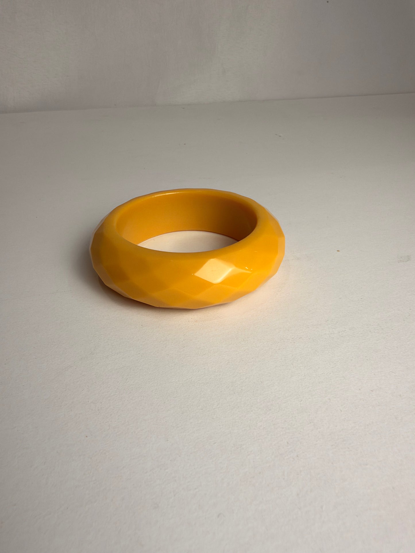 Vintage Faceted Yellow Bakelite Style Chunky Lucite Bangle Bracelet CSHW