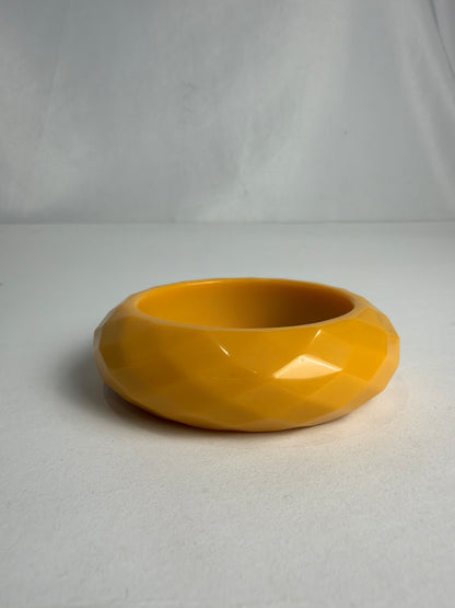Vintage Faceted Yellow Bakelite Style Chunky Lucite Bangle Bracelet CSHW