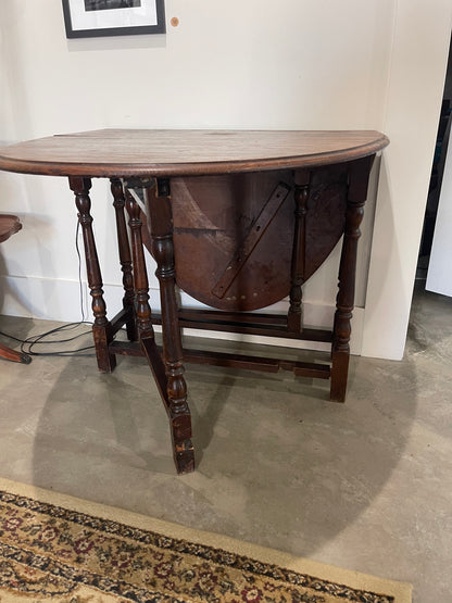Oval Fold Out Leaf Trestle Table