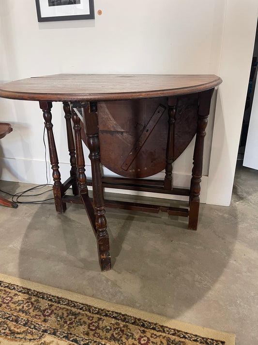 Oval Fold Out Leaf Trestle Table
