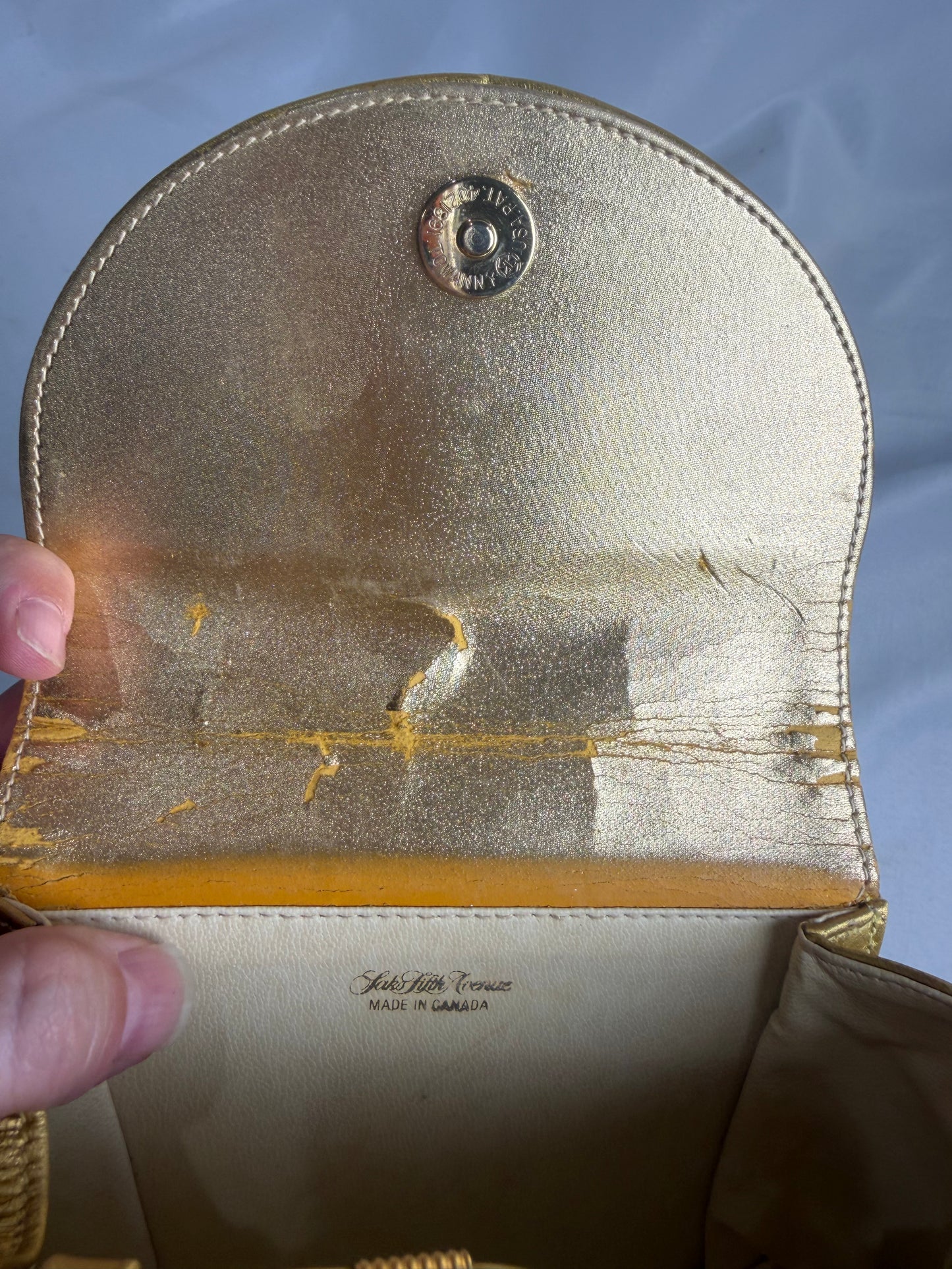 Vintage 1970's Saks Fifth Ave Metalic Gold Crossbody purse CSHW