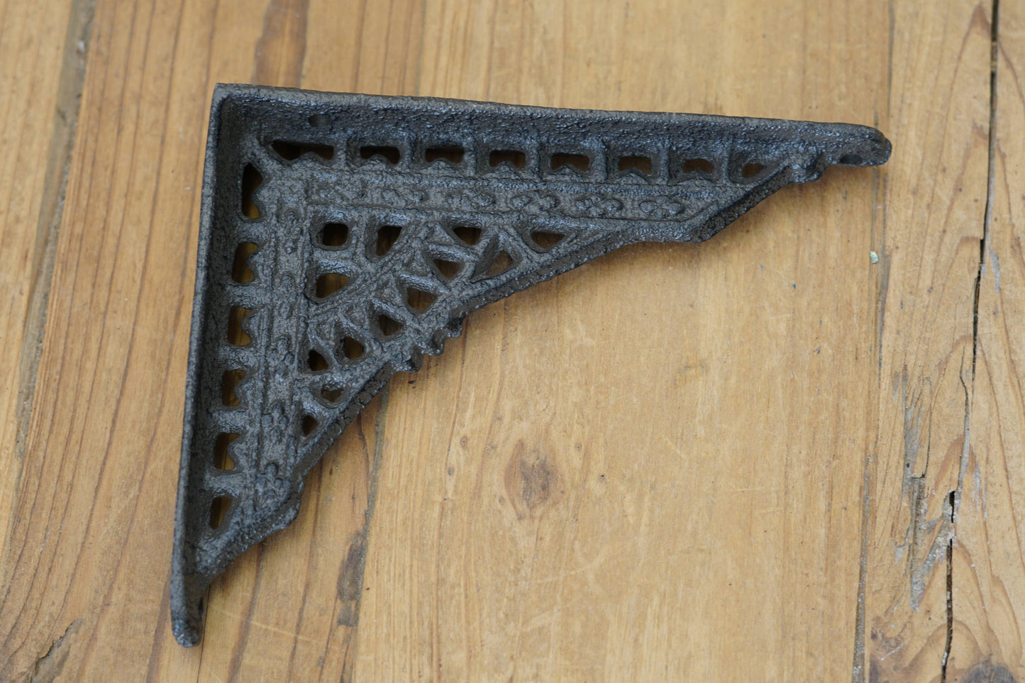 CAST IRON BRACKET 4" X 5"