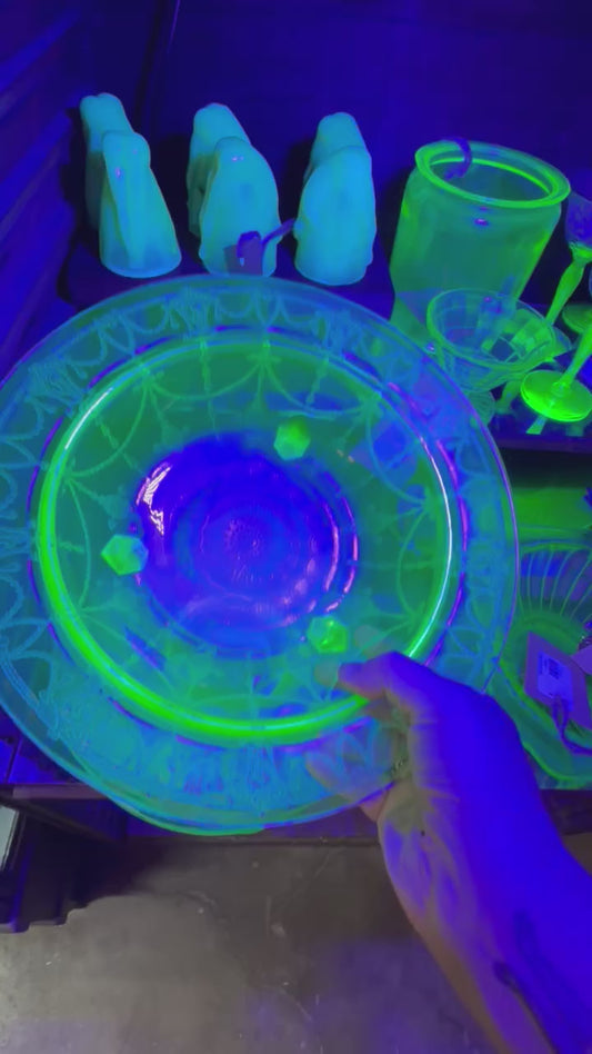 Uranium Cameo 11” Bowl