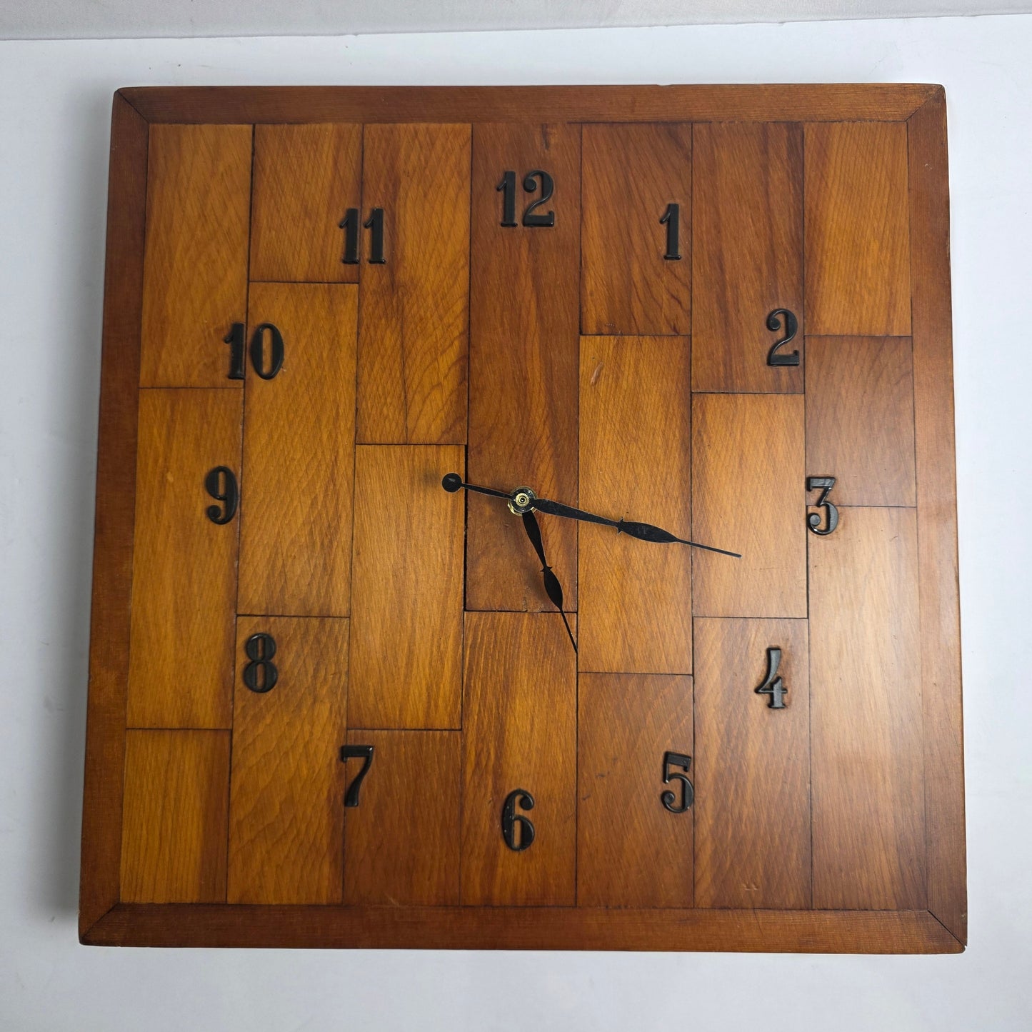 Vtg. Mid-Century Walnut Clock (CSHW)