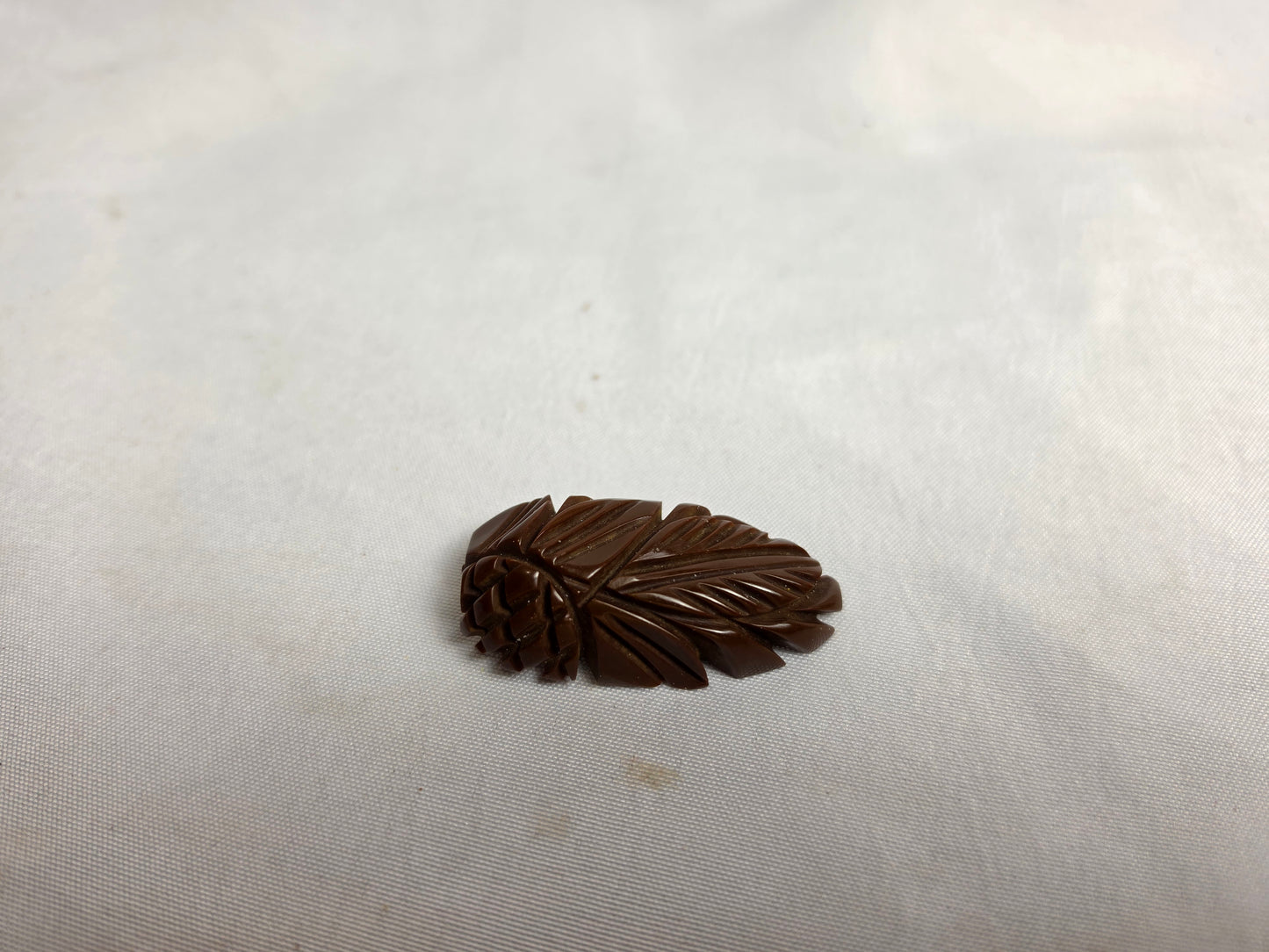 Vintage 1930s Bakelite Brown Carved Pineapple Clip By Weise CSHW