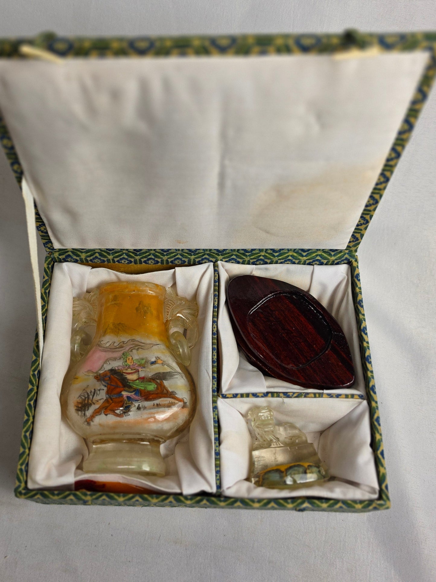 Vintage Chinese Reverse Painted Rock Crystal Snuff Bottle Set