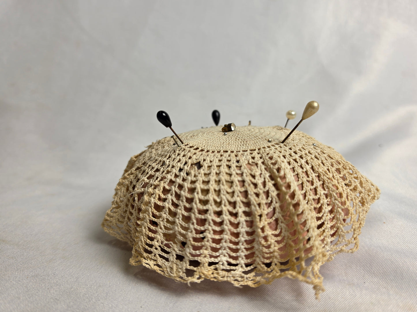 Vintage Needle Holder Pin Cushion CSHW