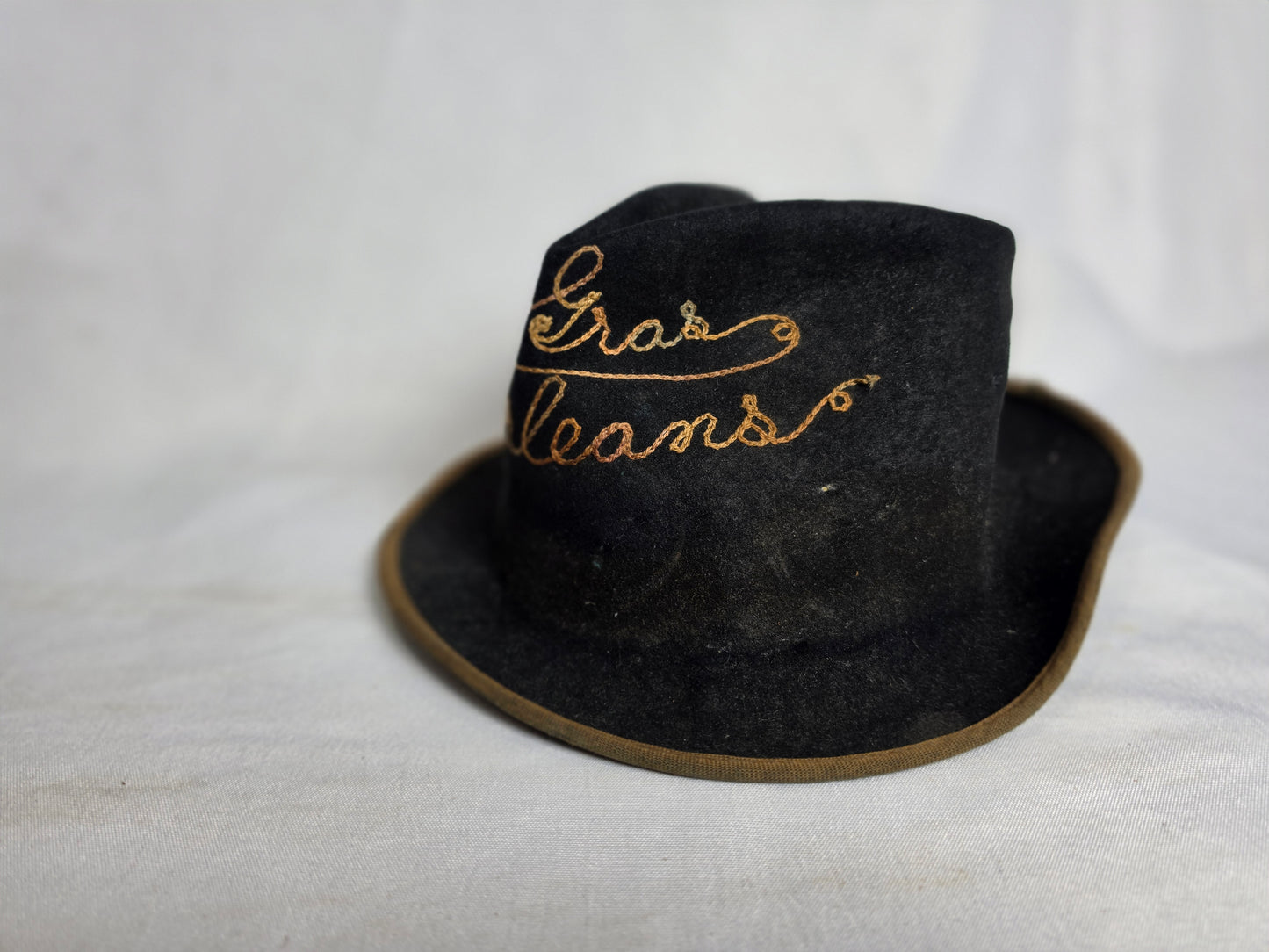 Vintage 1950s New Orleans Mardi Gras Hat CSHW