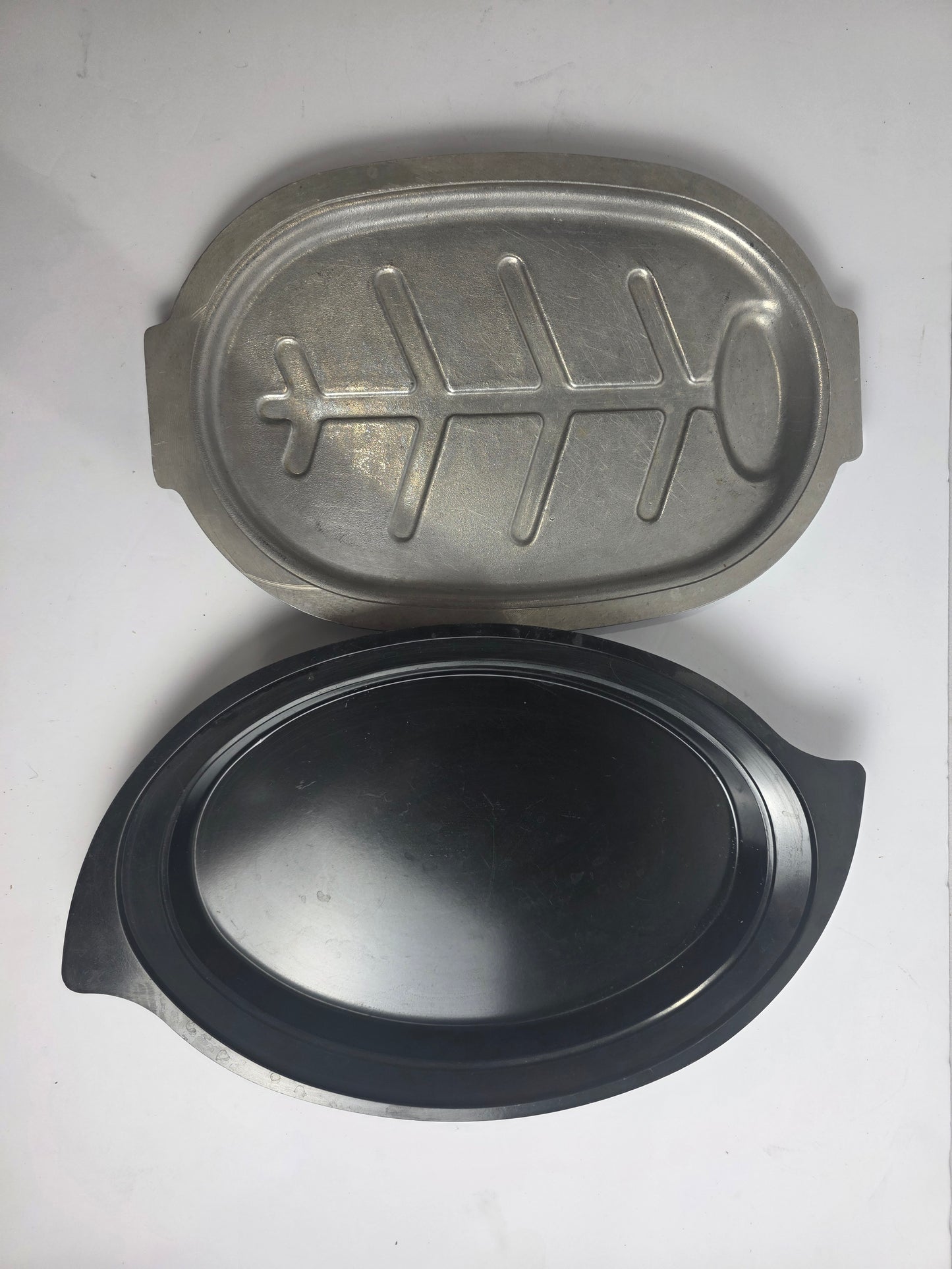 Vtg. Sizzling Server Plate w/ Handles/Base